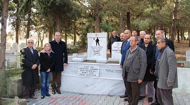 "Mehmetçik" adının isim babası mezarı başında anıldı