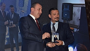 Biga Belediyesi'ne 'Yılın En Başarılı İlçe Belediyesi' Ödülü