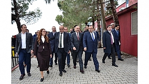 Bakan Müezzinoğlu, Biga'da işçilerle buluştu.