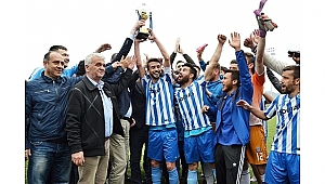 Bigaspor şampiyonluk kupasını kendi sahasında aldı