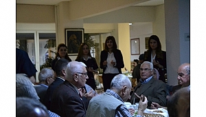 Huzurevine bağışta bulunanlara plaket verildi