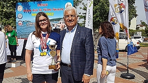 İçdaş'lı Nilay Erkal Carettalarla yüzdü 1'inci oldu