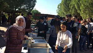 Biga Meslek Yüksekokulu'nda Aşure Dağıtımı Yapıldı