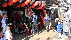 Ambar Giyim 30. Şubesi Biga'da Açıldı