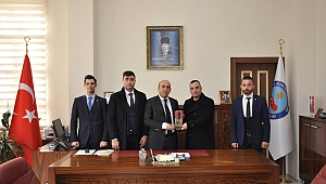 Ülkü Ocaklarından Biga Kaymakamına Ziyareti