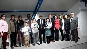Çizgi Koleji, başarılı öğrencileri ödüllendirdi