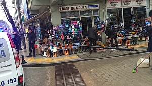 Biga'nın En İşlek Caddesinde Korkutan Kaza