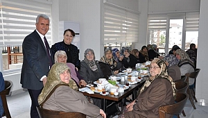 Karabiga Belediyesi yaşlıları otelde misafir etti