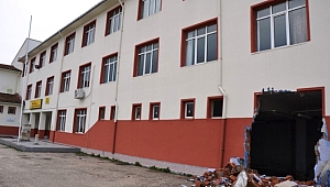 Biga'da Hırsızlar Okulu Soydu
