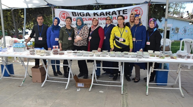 Biga'da Karateciler Yararına Kermes Düzenlendi