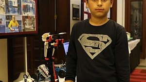 5. Sınıf Öğrencisinin Yılan Robotu Kampa Damga Vurdu