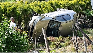 Biga'da otomobil devrildi: 1 yaralı