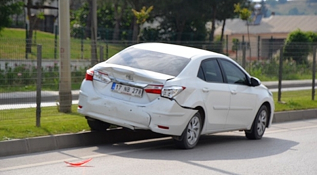 Biga'da otomobil ile tır çarpıştı: 1 yaralı