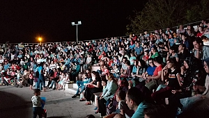 Bigalılar açık hava sinemasını sevdiler