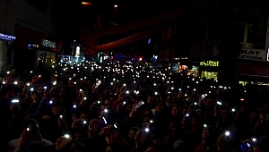 İndirimli alışveriş şöleni karnaval havasında geçti