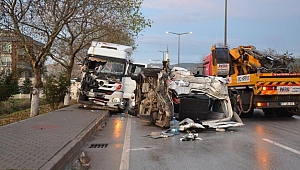 Tır İşçi Servisini Biçti 4 Ölü 12 yaralı
