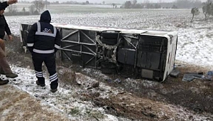 Kar Ve Tipi Otübüsü Devirdi