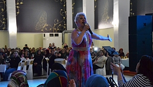 AK Partili kadınlar doyasıya eğlendi