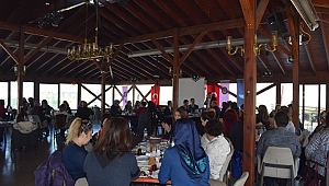 Biga'daki Esnaf Kadınlar Kahvaltıda Bir Araya Geldi