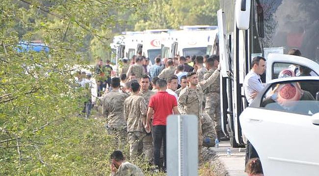 Çanakkale'de Askerleri Taşıyan Otobüs Yan Yattı: 7 Yaralı