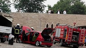 Patlayan Akü Arabayı Yaktı