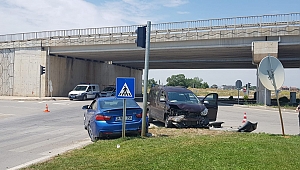 Trafik Işıklarına Rağmen Bu Kavşakta Kaza Bitmiyor
