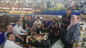 BAŞKAN ERDOĞAN, PAZAR YERİNDE ESNAFLA KAHVALTI YAPTI