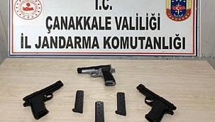 Biga'da otomobilde 3 ruhsatsız tabanca ele geçirildi.