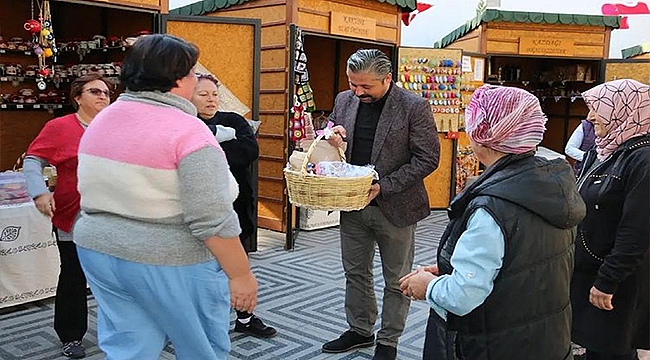 ÜRETEN KADINLARDAN BAŞKAN UYGUN'A HEDİYE