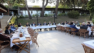 VALİ AKTAŞ, TURİZMCİLERLE BİR ARAYA GELDİ