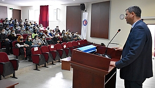 İŞKUR İL MÜDÜRÜ YAVUZ, ÖĞRENCİLER İLE DENEYİMLERİNİ PAYLAŞTI