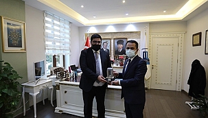 VAKIFLAR BÖLGE MÜDÜRÜ GÖKHAN BAHÇECİK'TEN VALİ AKTAŞ'A VEDA ZİYARETİ