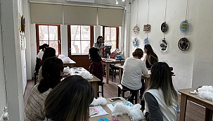 YAZAR VE SANATÇI EVİNDE ATÖLYE ÇALIŞMALARI DEVAM EDİYOR