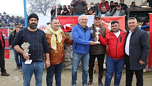 AYVACIK'TA GELENEKSEL DEVE GÜREŞLERİ FESTİVALİ YAPILDI