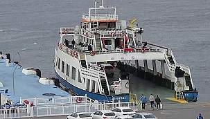 FERİBOT SEFERLERİNE FIRTINA ENGELİ!