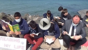 AÇIK HAVADA KİTAP OKUDULAR