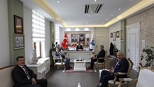 BURSA ÇANAKKALELİLER KÜLTÜR VE YARDIMLAŞMA DERNEĞİ'NDEN VALİ AKTAŞ'A ZİYARET