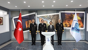 DENİZ KUVVETLERİ KOMUTANI ORAMİRAL ADNAN ÖZBAL, VALİ AKTAŞ'I ZİYARET ETTİ