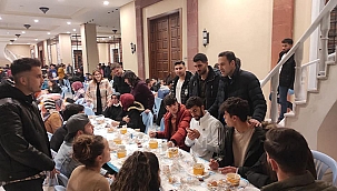 İSKENDEROĞLU ÖĞRENCİLER İLE BULUŞTU