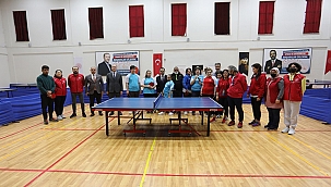 VALİ AKTAŞ, MASA TENİSİ TURNUVASI'NDA ÖZEL SPORCULAR BİR ARAYA GELDİ