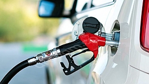 BİR HAFTADA 2 KERE ZAMLANAN BENZİNE BU KEZ İNDİRİM GELİYOR!