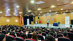 KAMU'DA KARİYER FIRSATLARI' SEMİNERİ ÇOMÜ BİGA'DA GERÇEKLEŞTİRİLDİ