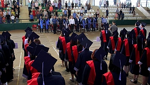 AYVACIK MESLEK YÜKSEKOKULU MEZUNİYET TÖRENİ GERÇEKLEŞTİRİLDİ