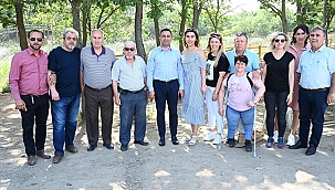 YAŞLILAR NİLÜFER GÖLÜ'NDE NEFES ALDI