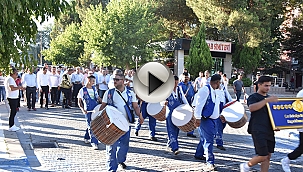 57. SÜLEYMAN ŞAHİN YAĞLI PEHLİVAN GÜREŞLERİ ÖNCESİ KORTEJ YÜRÜYÜŞÜ