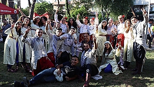 BAYRAMİÇ FESTİVALLE RENKLENDİ