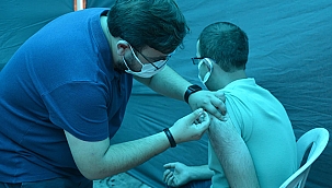 LAPSEKİ'DE RANDEVUSUZ AŞI NOKTASI