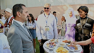  ULUSLARARASI TROYA HALK DANSLARI VE MÜZİK FESTİVALİ AÇILIŞ PROGRAMI YAPILDI