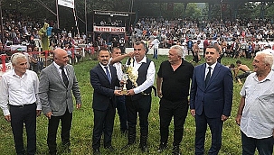 VALİ AKTAŞ, TARİHİ ÇARDAK 288. GELENEKSEL YAĞLI PEHLİVAN GÜREŞLERİNİ İZLEDİ