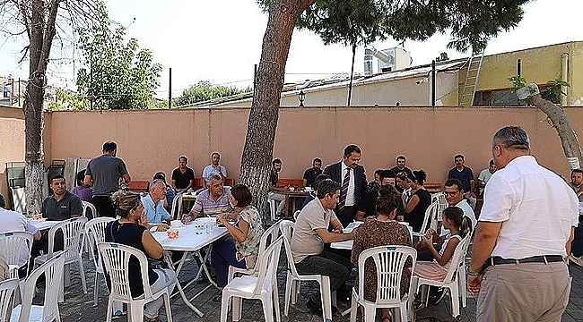 VALİ AKTAŞ, VALİLİK PERSONELİNİN AŞURE DAĞITIM ETKİNLİĞİNE KATILDI